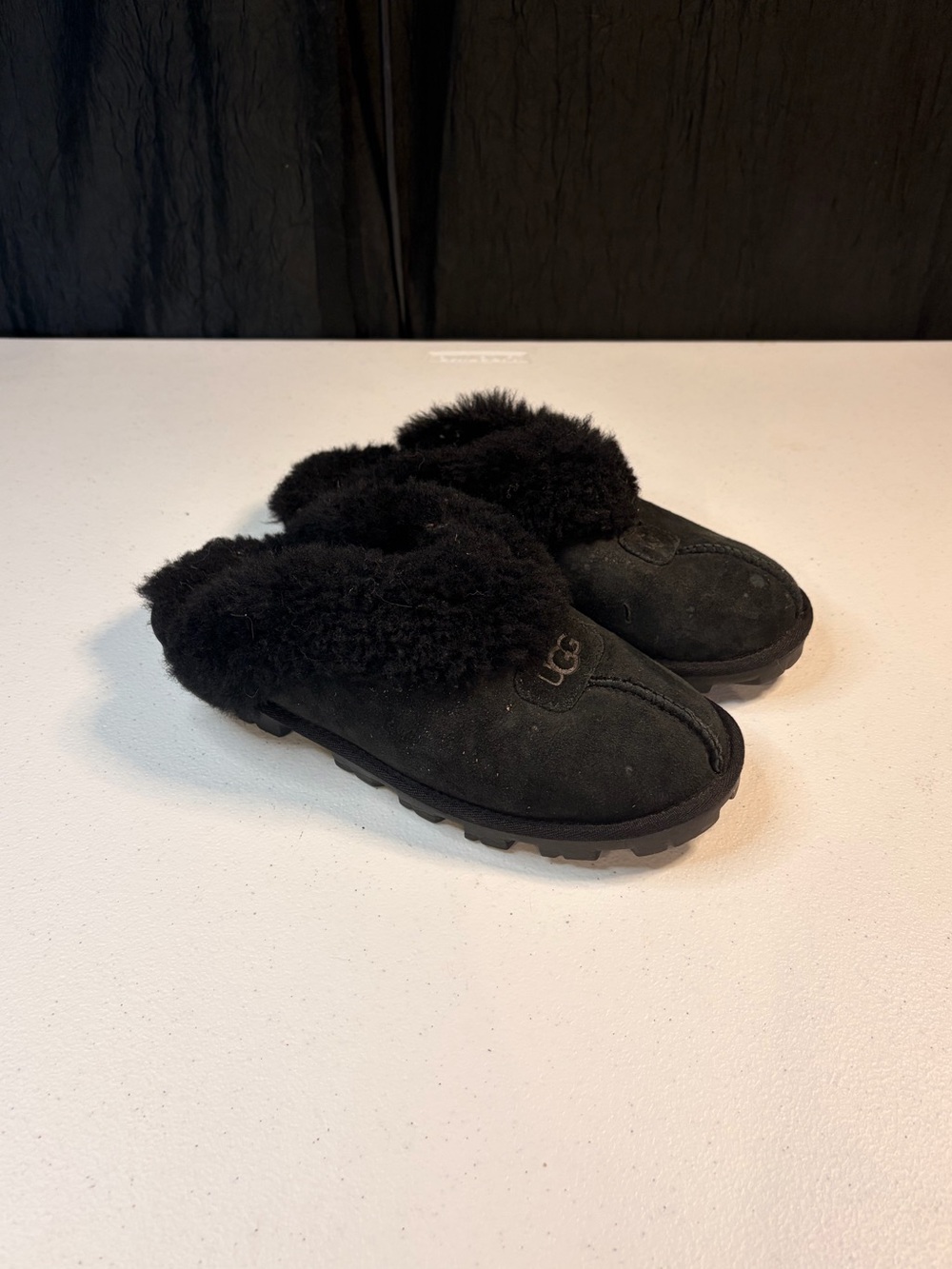UGG Coquette Black Sheepskin Slippers Women's Size 9